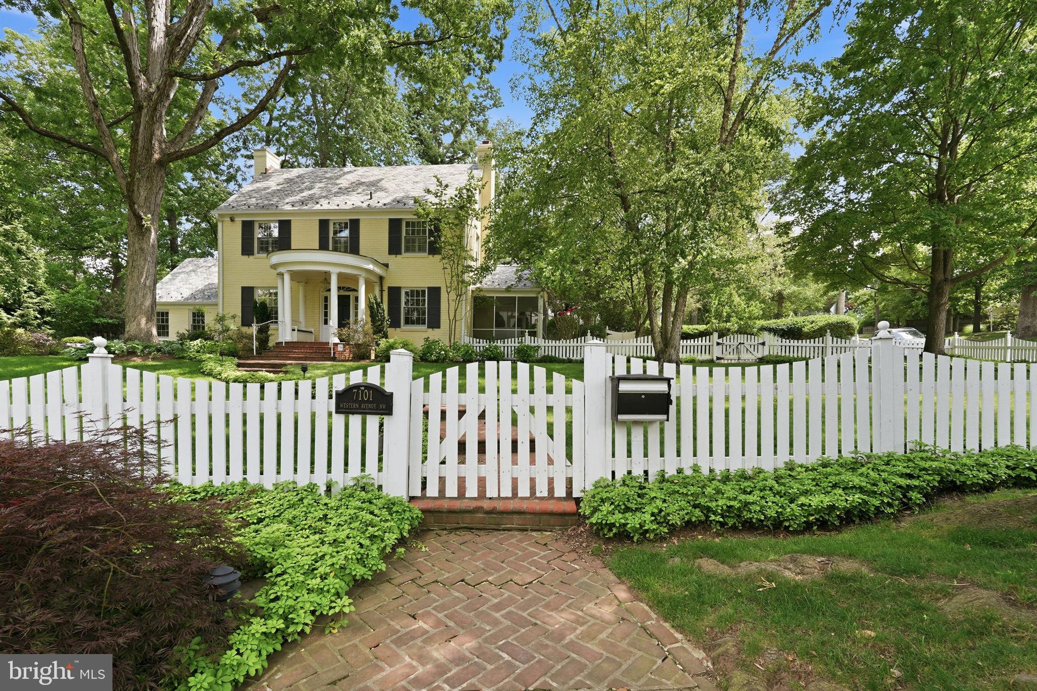HAWTHORNE - Residential