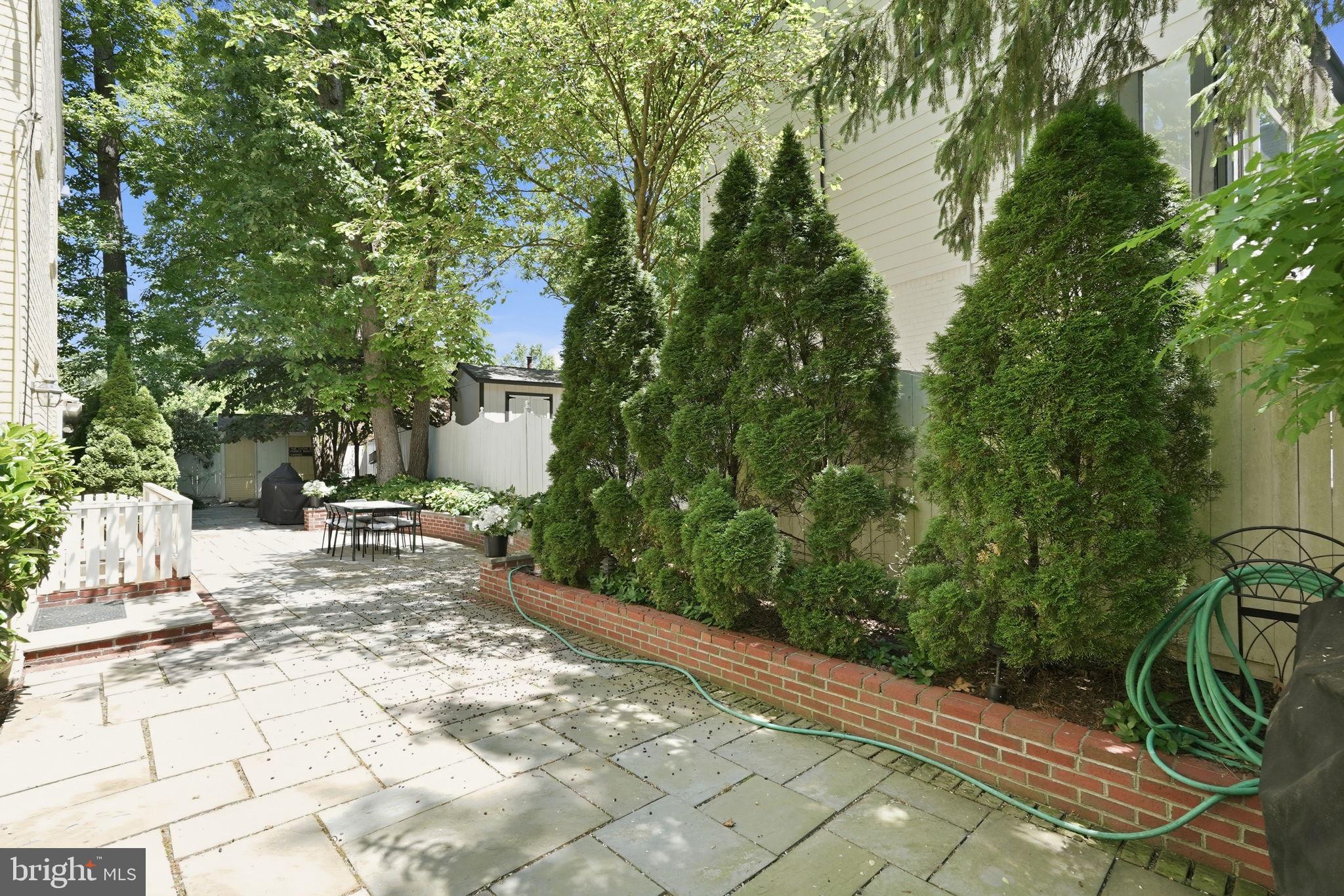 HAWTHORNE - Residential
