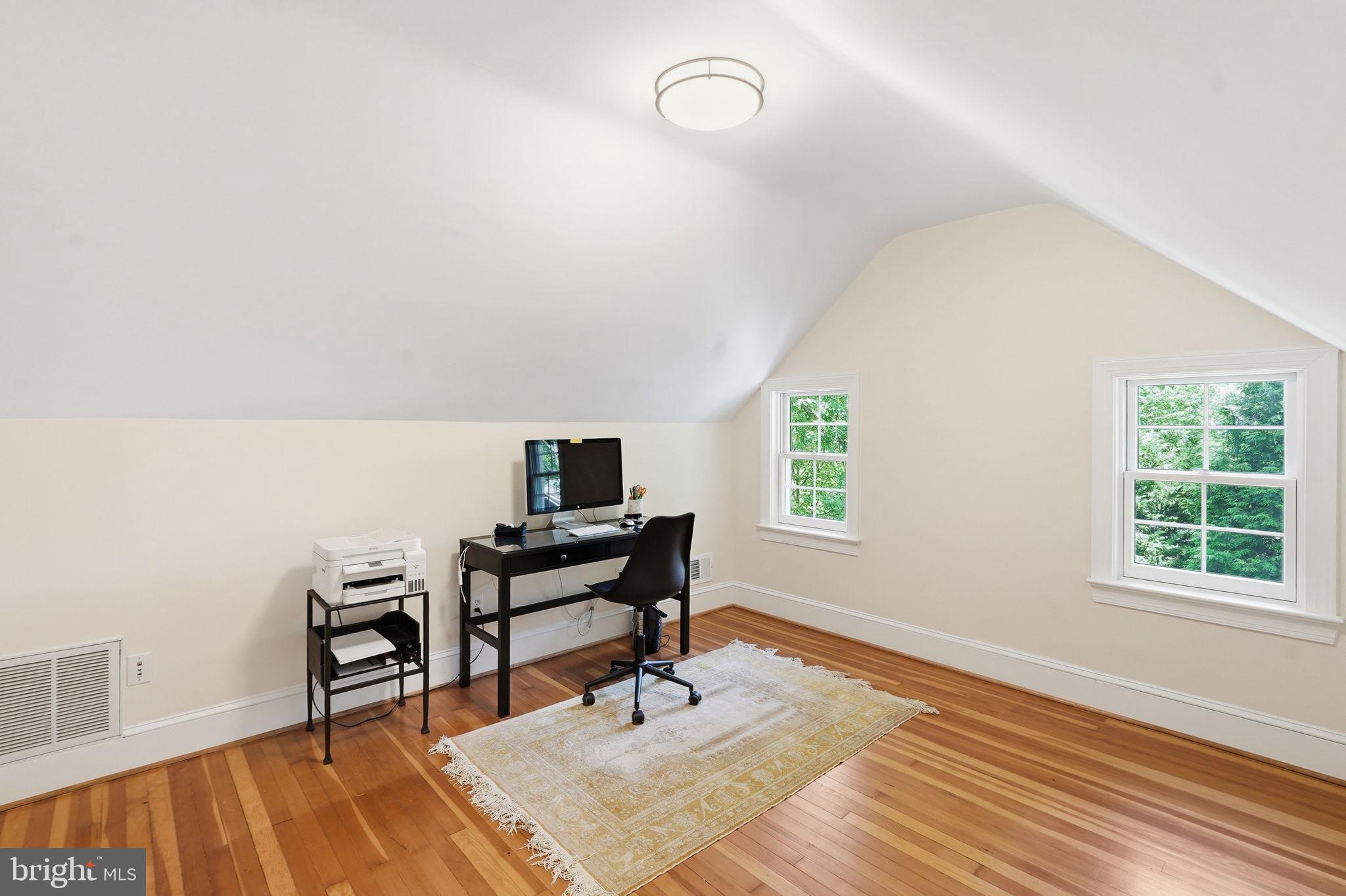 HAWTHORNE - Residential