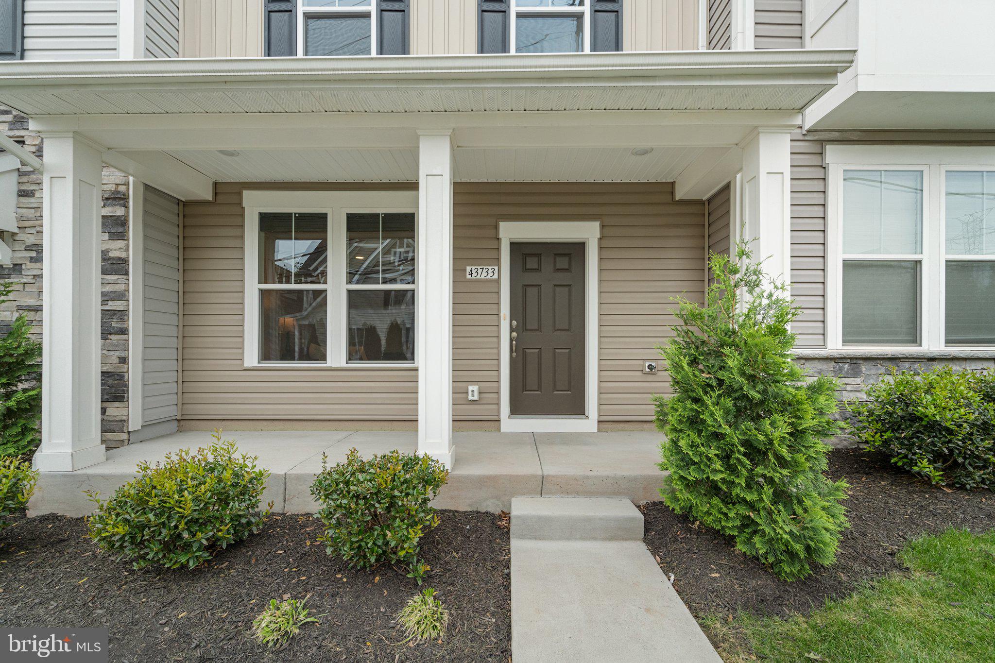 THE TOWNES AT WELLER'S CORNER - Residential