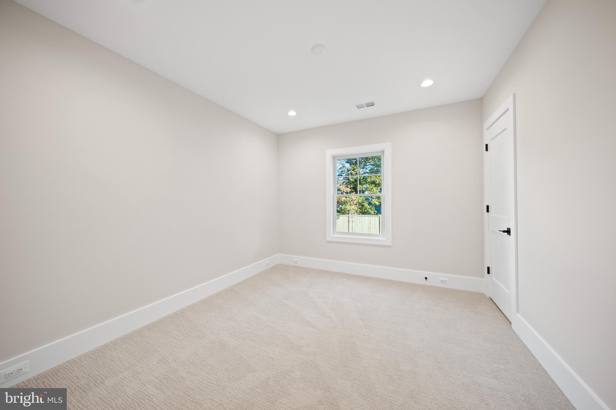 OAKCREST - Residential