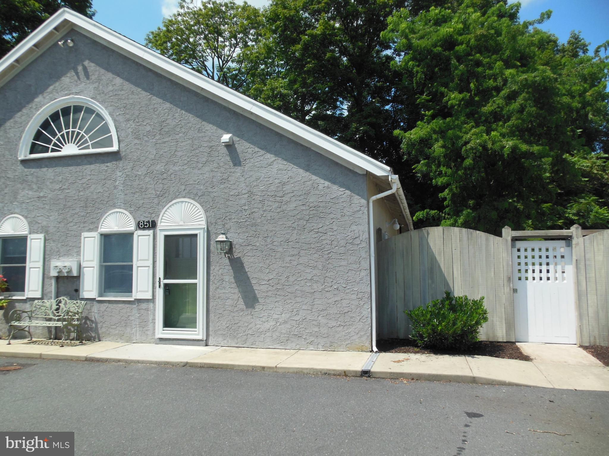 BROOKS EDGE - Residential Lease