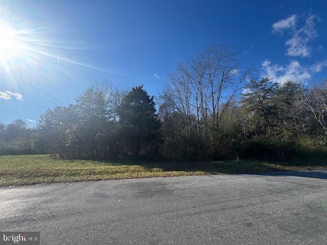 Come take a look at this four Acre lot located at the corner of St. Just and Tatum rd. Great building lot with possible access driveways on two different roads. Land can not be split. Land has Perc in the past for a 3 Bedroom Home. Perc expired.Driveway is already there, Needs Clearing. Electric Access on property,

Give me a call