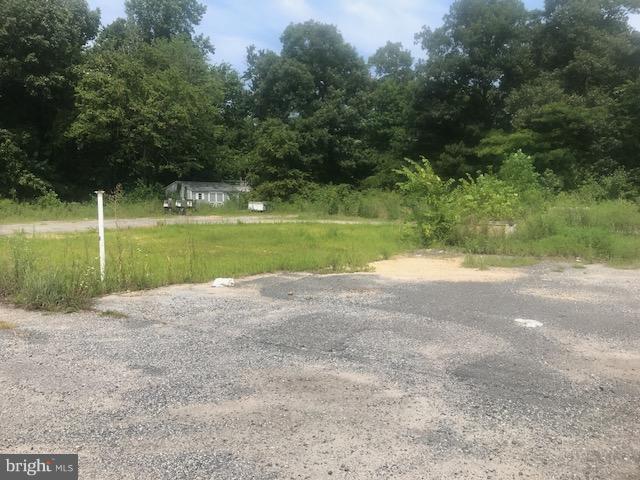 TANYARD - Commercial Sale