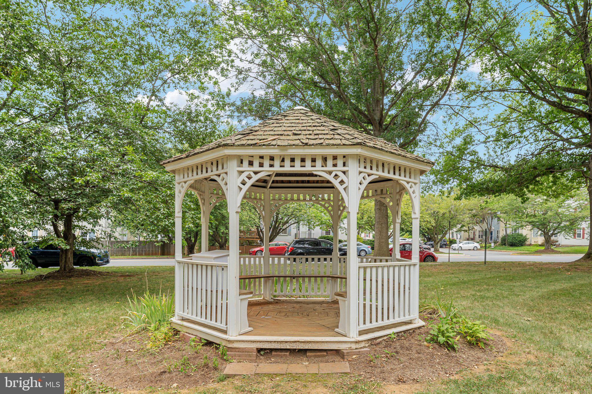 OAK SPRINGS - Residential