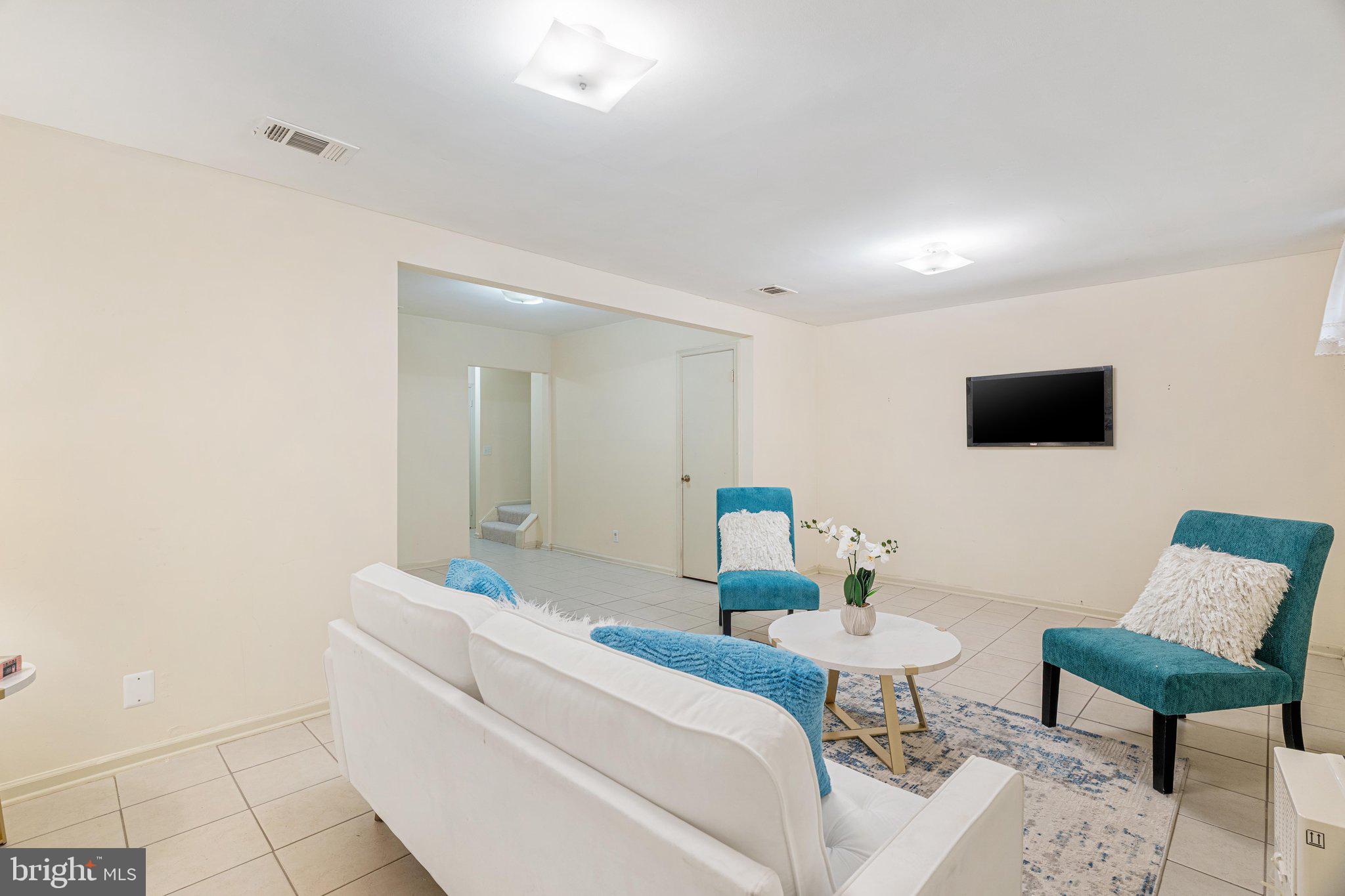 OAK SPRINGS - Residential