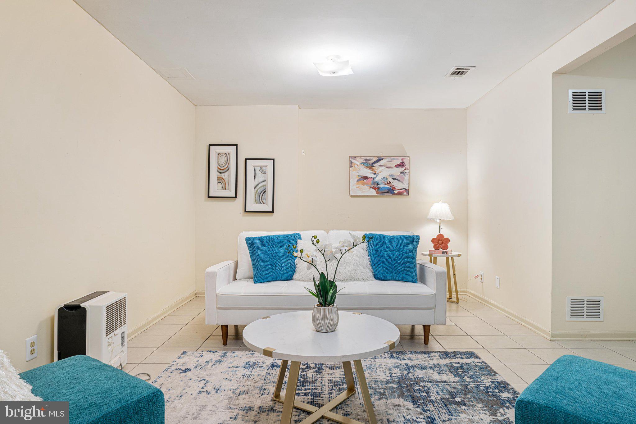 OAK SPRINGS - Residential