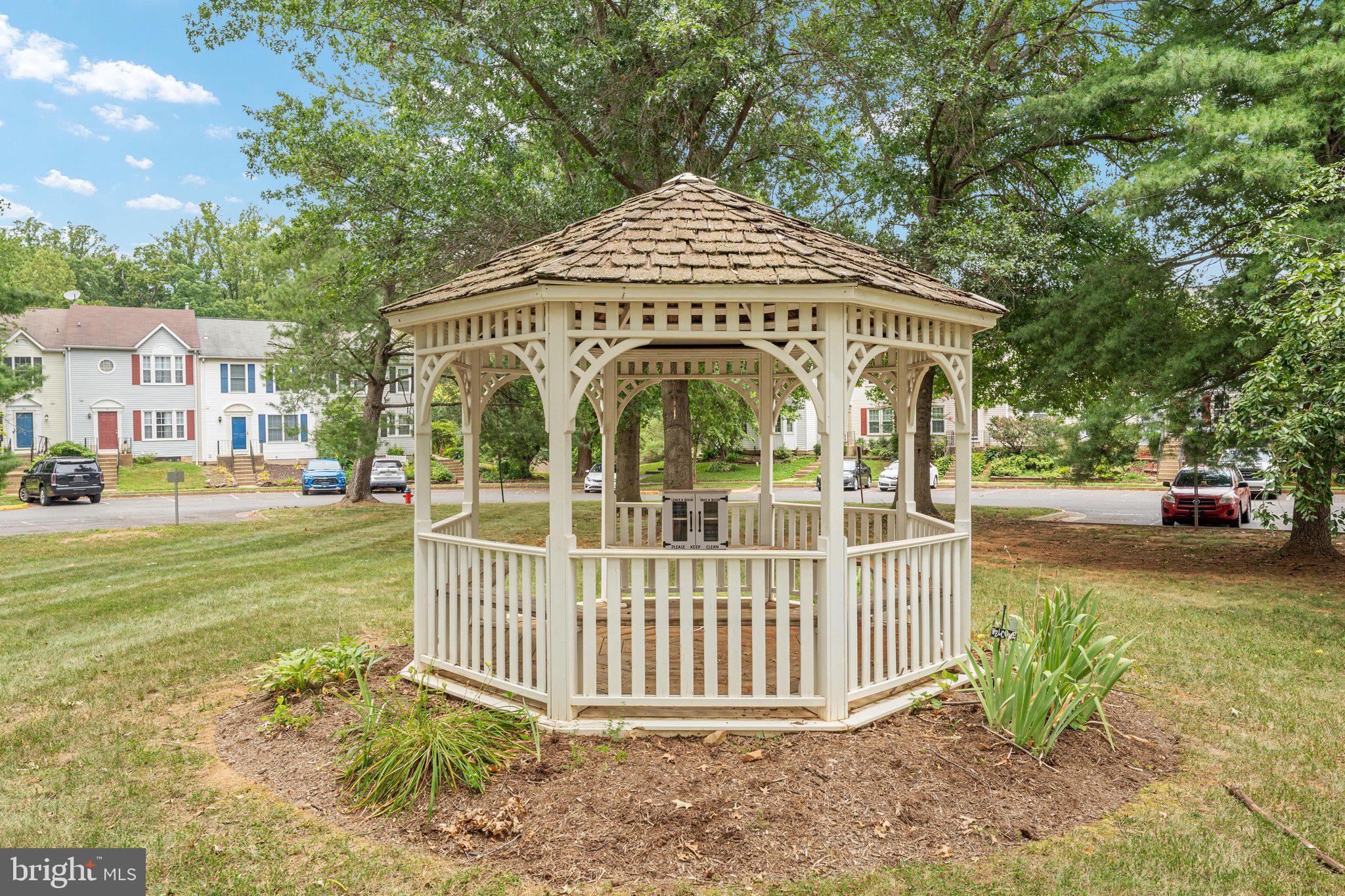 OAK SPRINGS - Residential