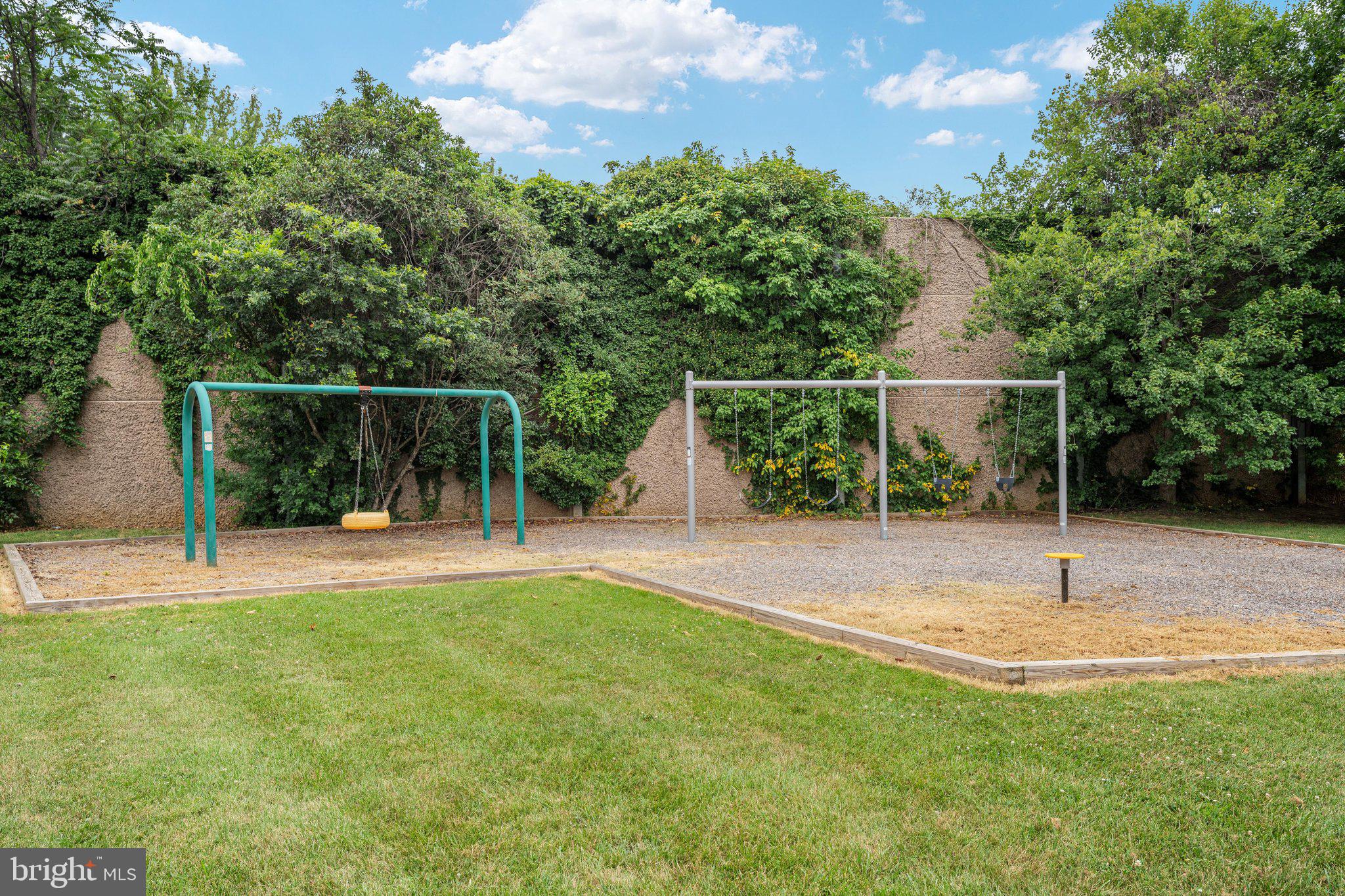 OAK SPRINGS - Residential