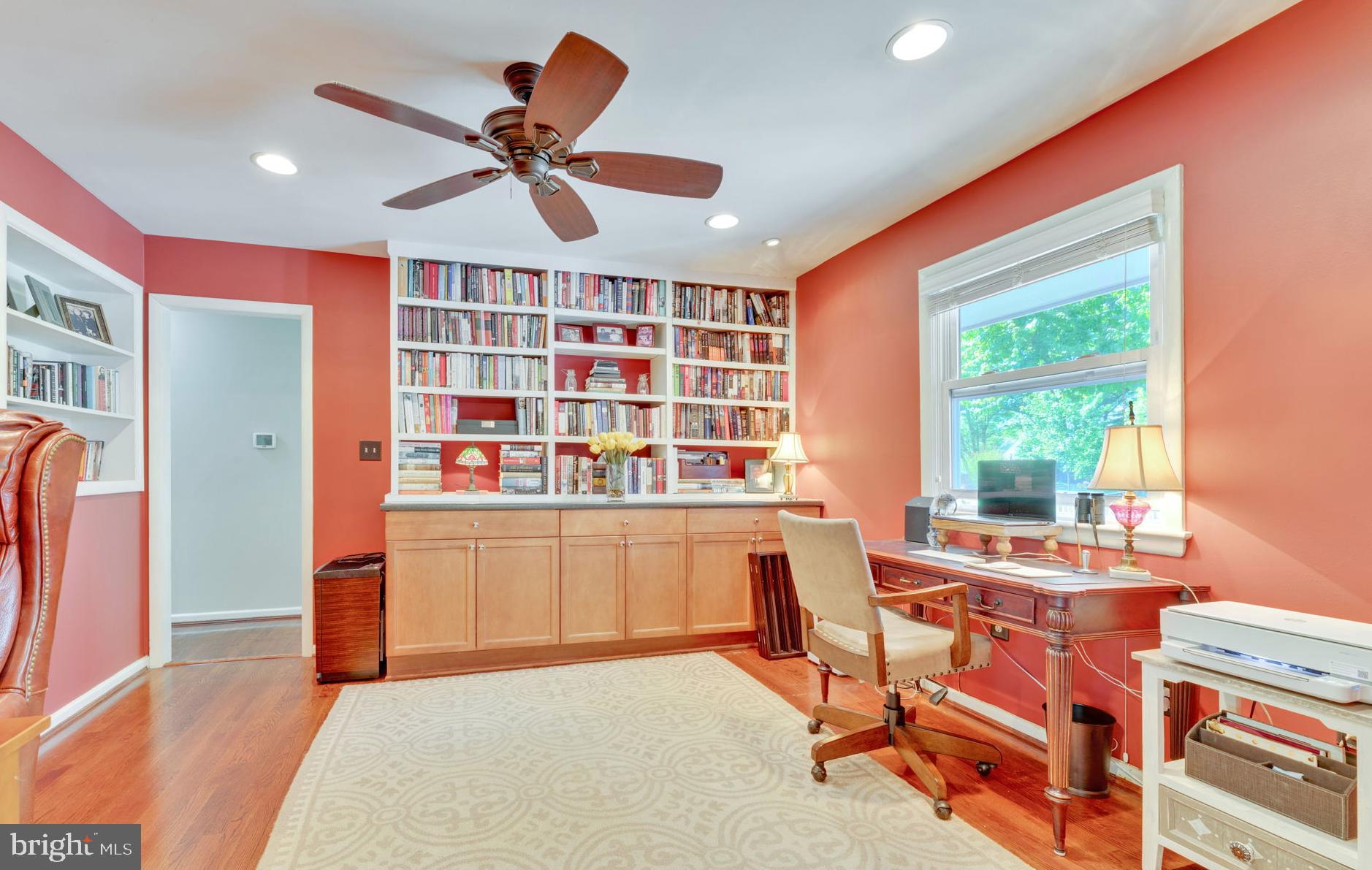 VIENNA WOODS - Residential