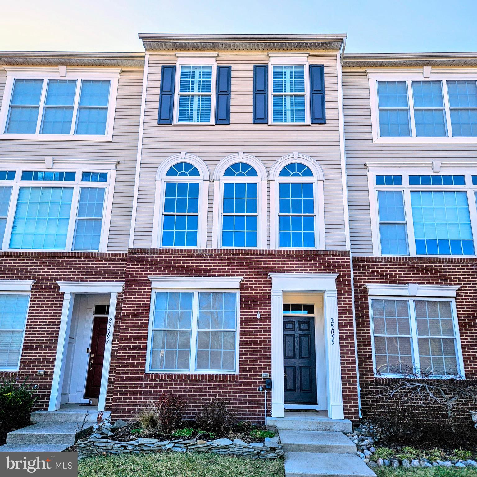 SOUTH RIDING - Residential Lease
