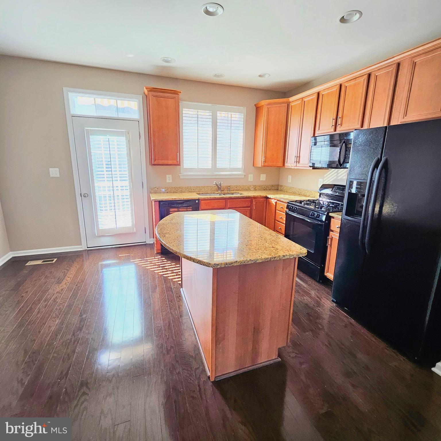 SOUTH RIDING - Residential Lease
