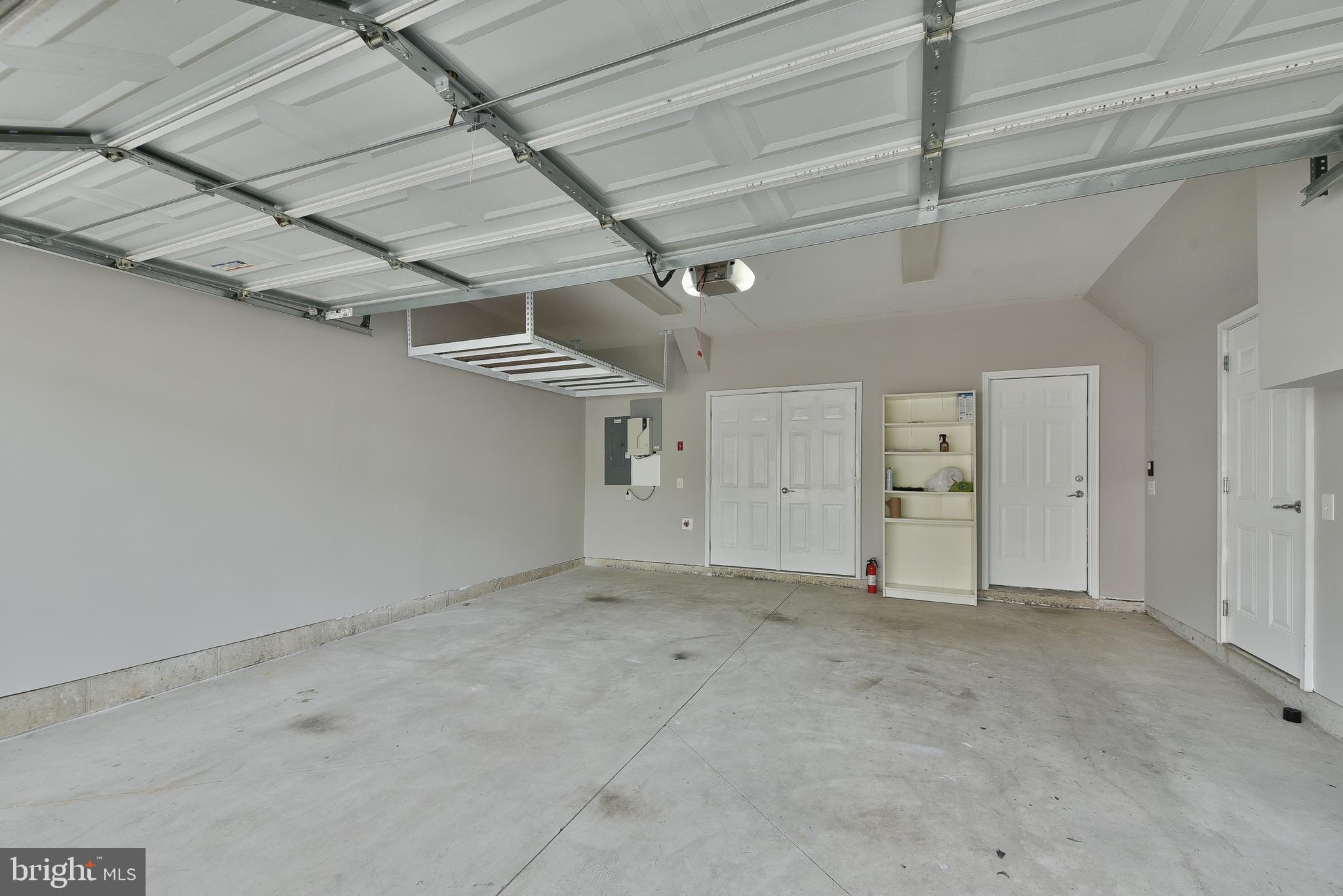MONTGOMERY POINTE - Residential
