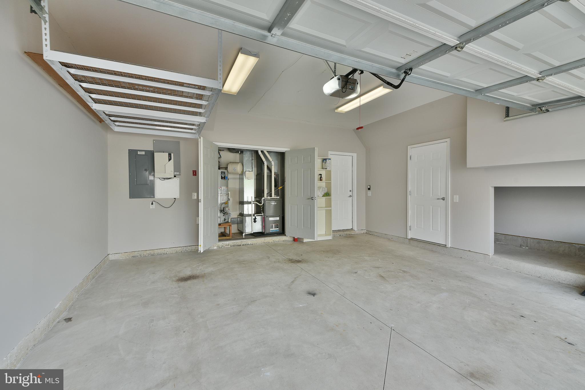 MONTGOMERY POINTE - Residential