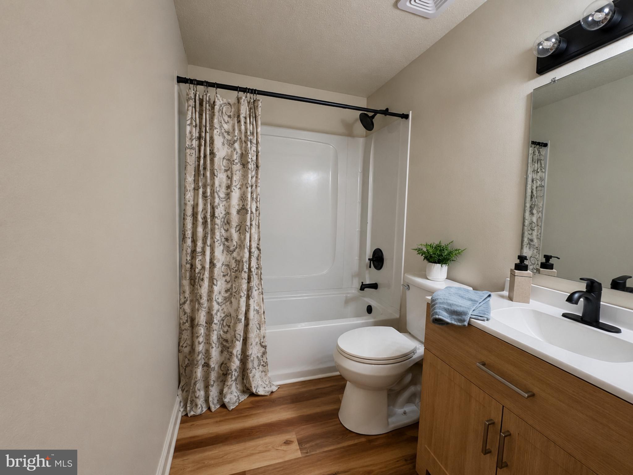 ELKTON TOWNHOUSES - Residential