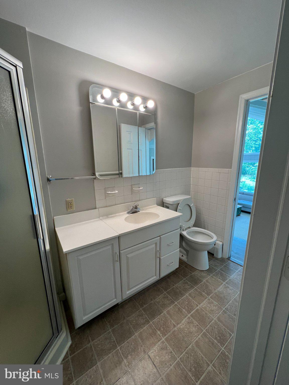HILLTOWN - Residential