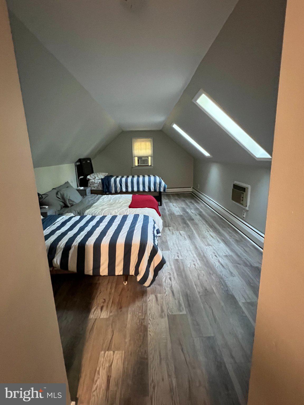 HILLTOWN - Residential