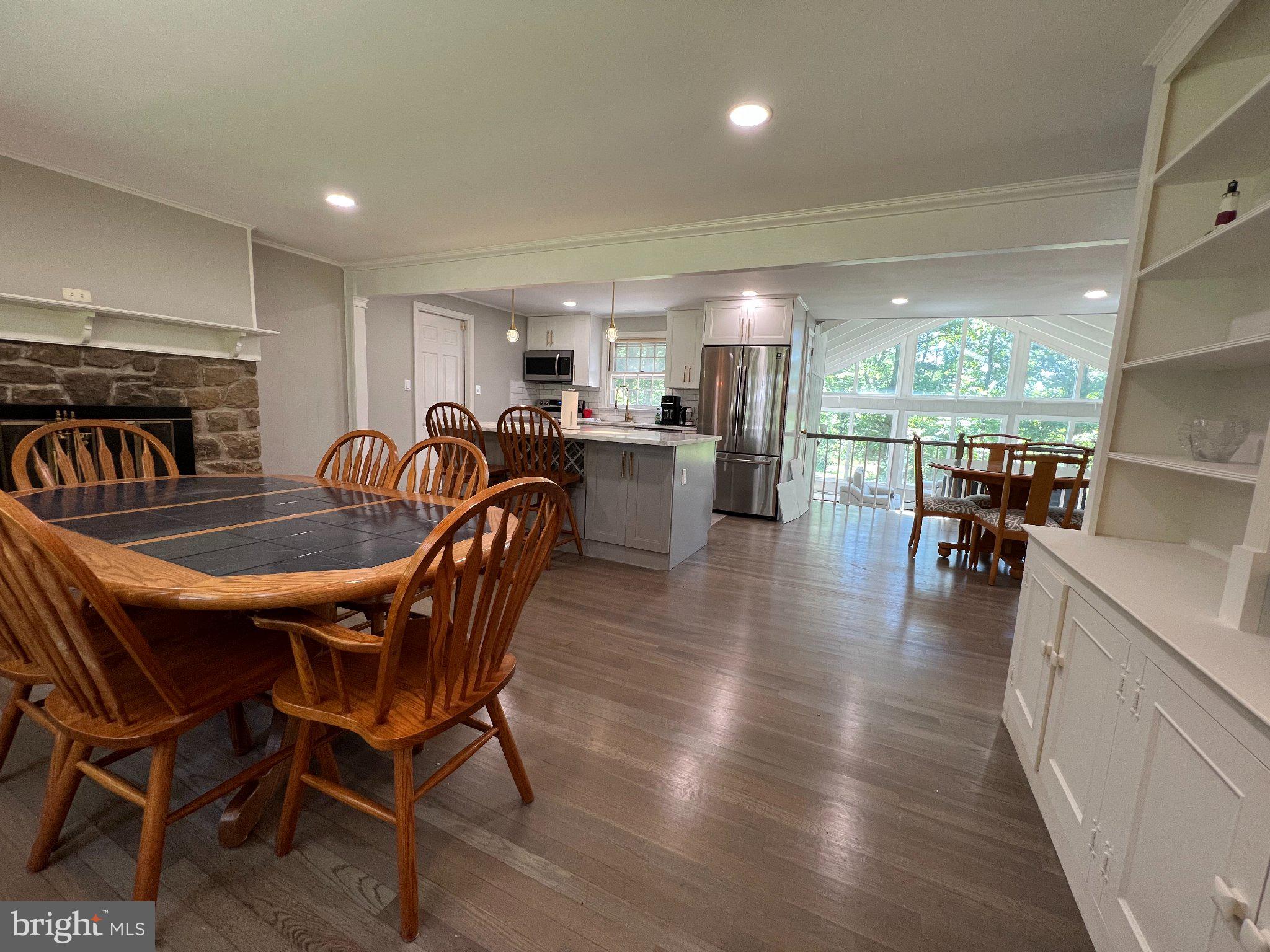 HILLTOWN - Residential