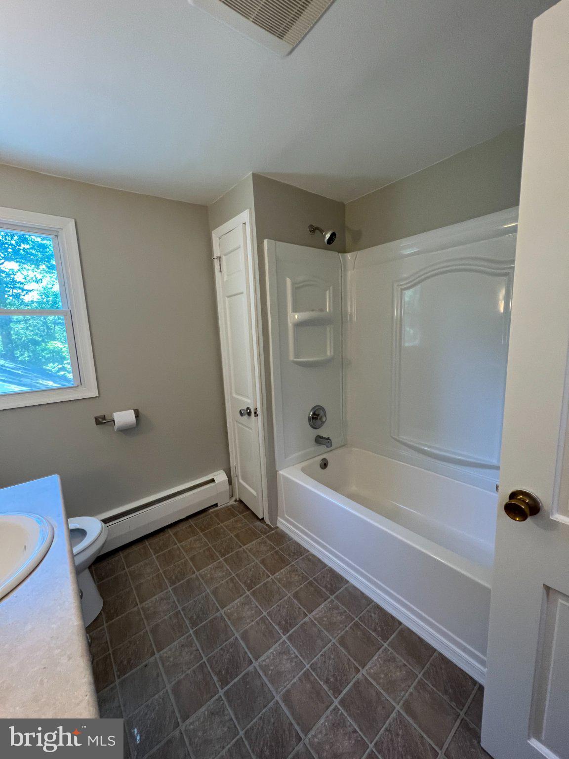 HILLTOWN - Residential