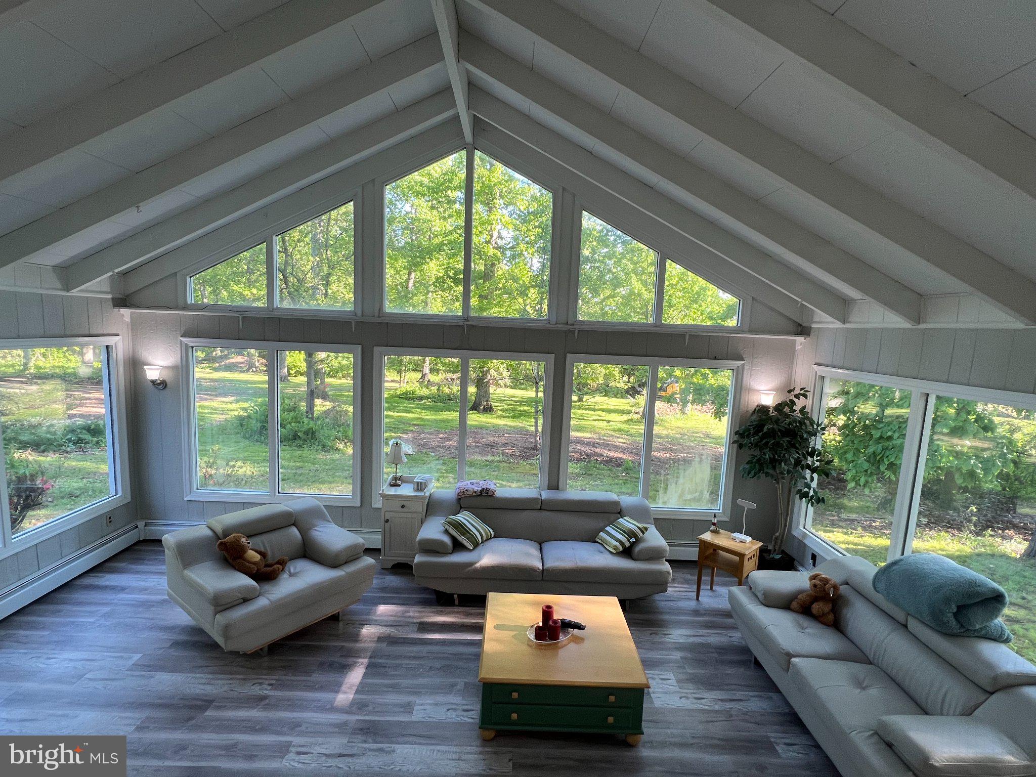 HILLTOWN - Residential