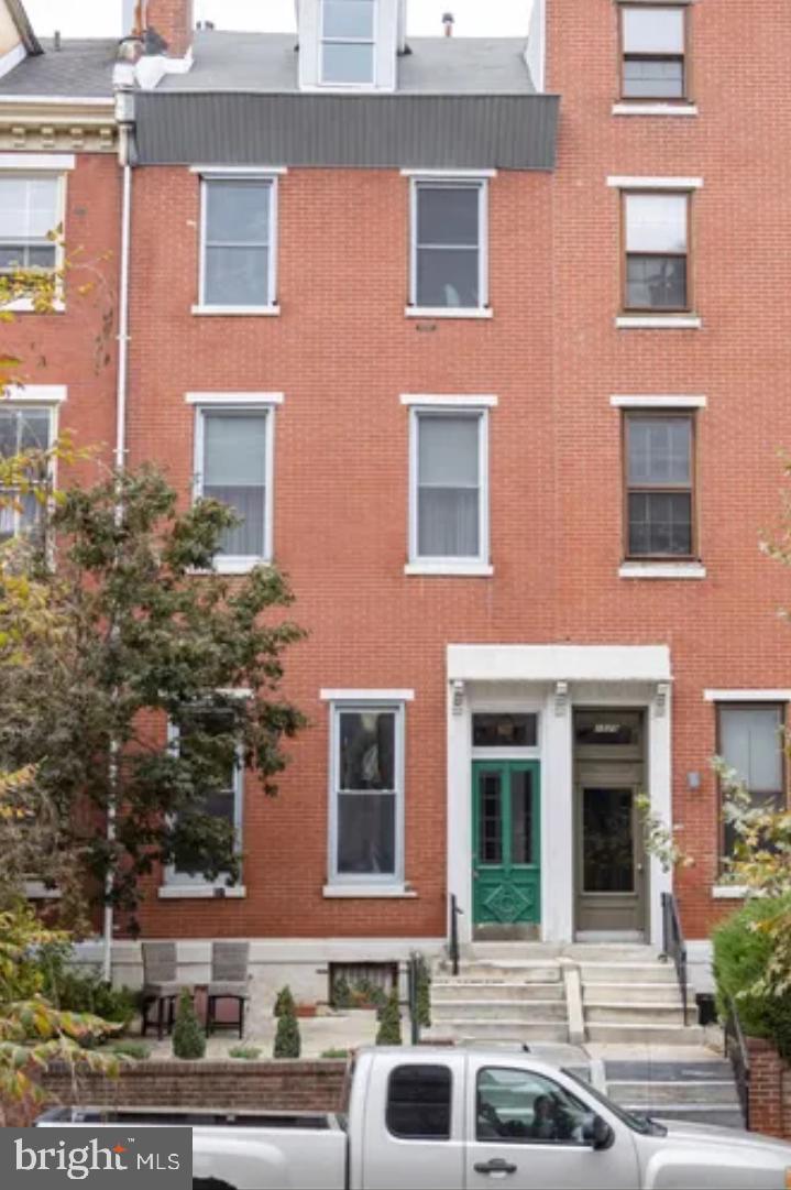 FAIRMOUNT - Residential Lease
