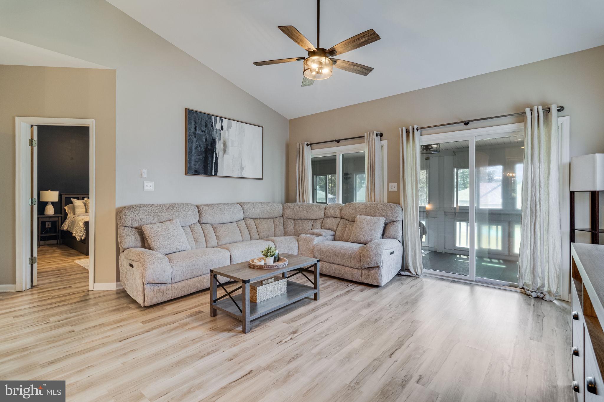 POTOMAC BEACH - Residential