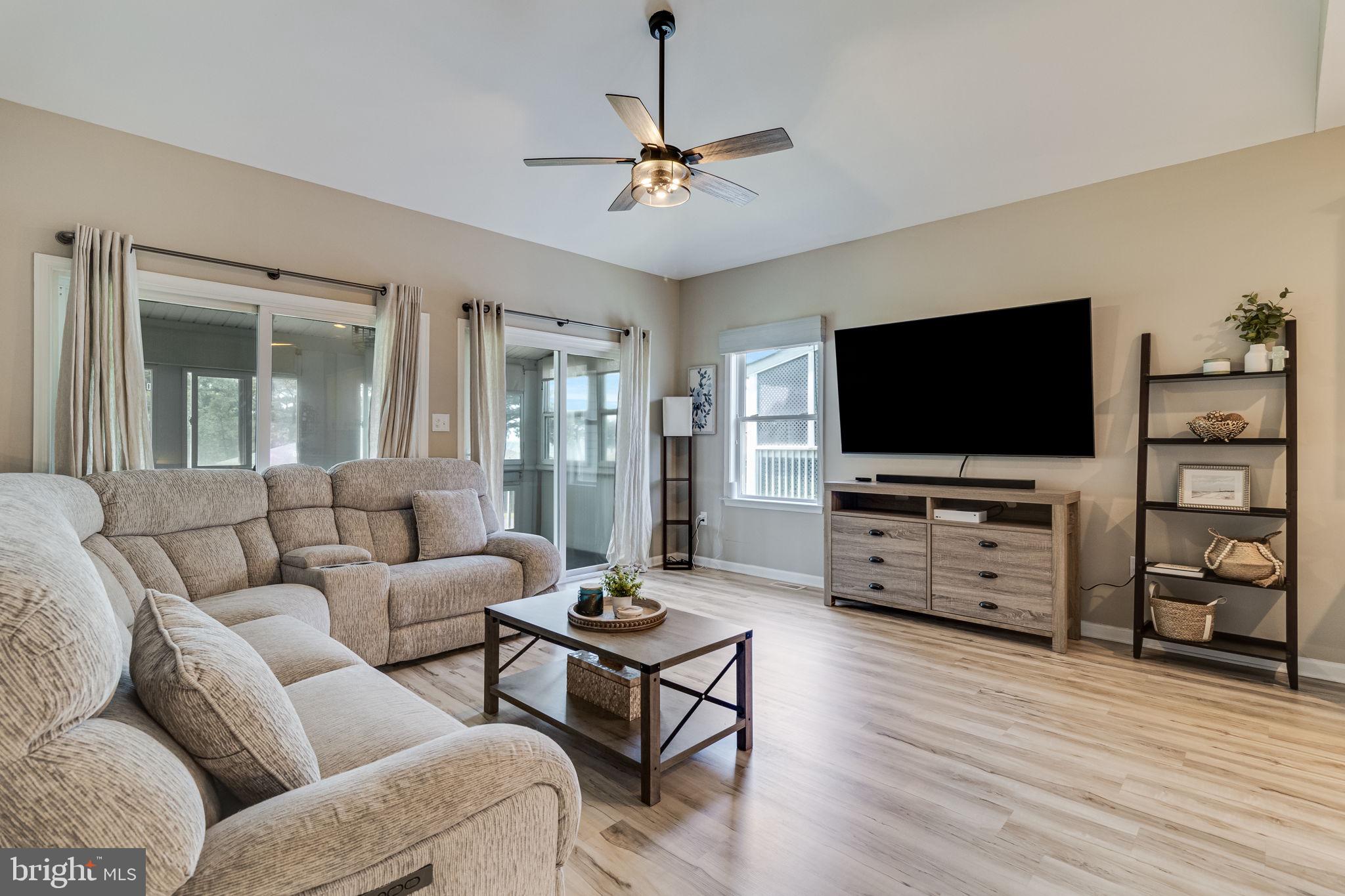 POTOMAC BEACH - Residential
