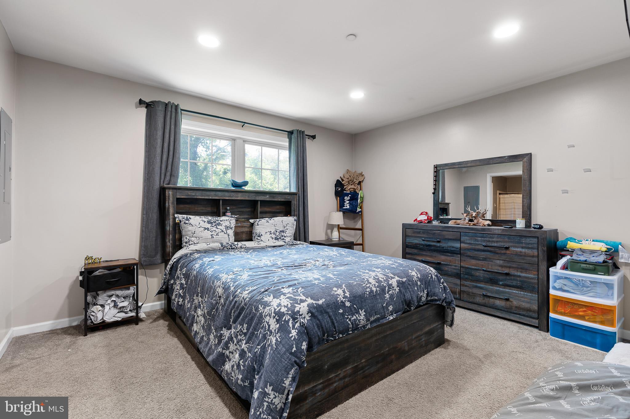 SANDFIELD - Residential
