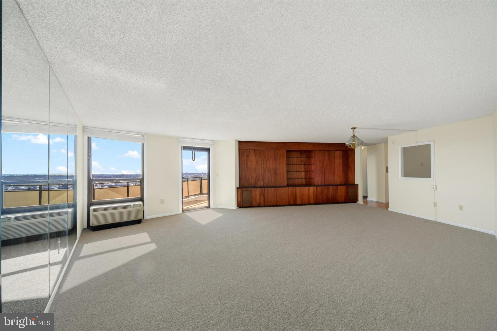 RIDGELY TOWSON CENTER - Residential