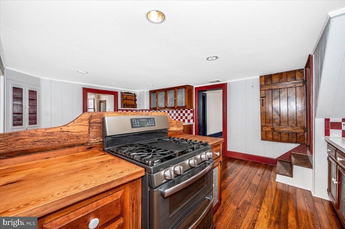 OLD ORCHARD ESTATES - Residential