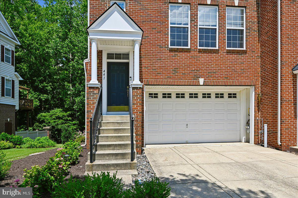 SOUTH RIVER COLONY - Residential