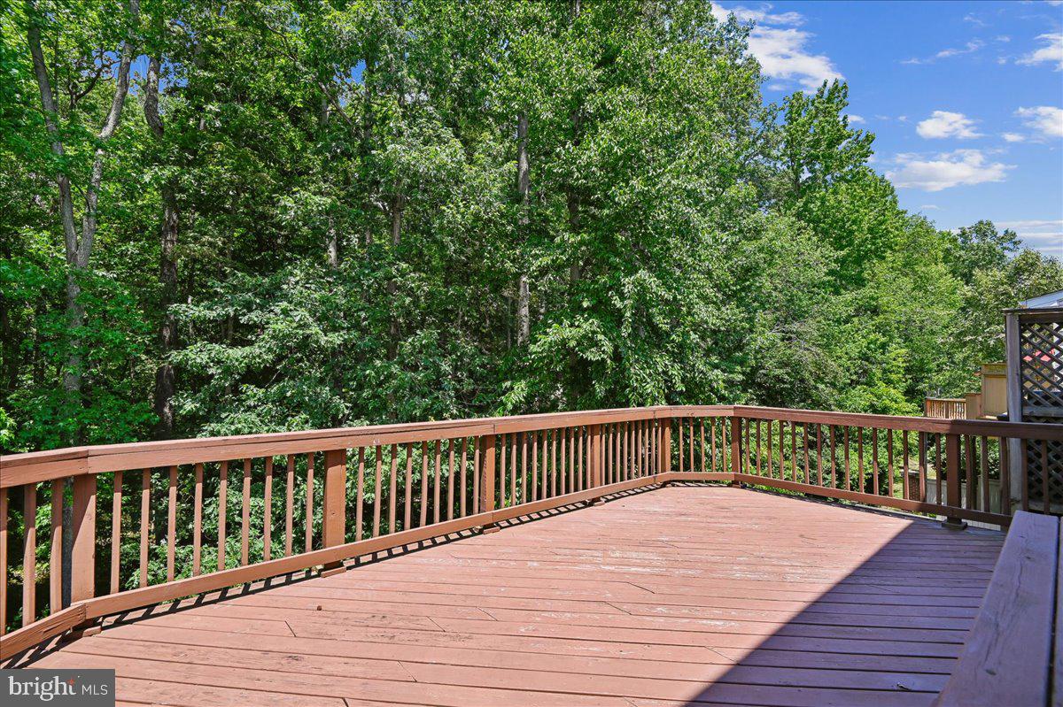 SOUTH RIVER COLONY - Residential