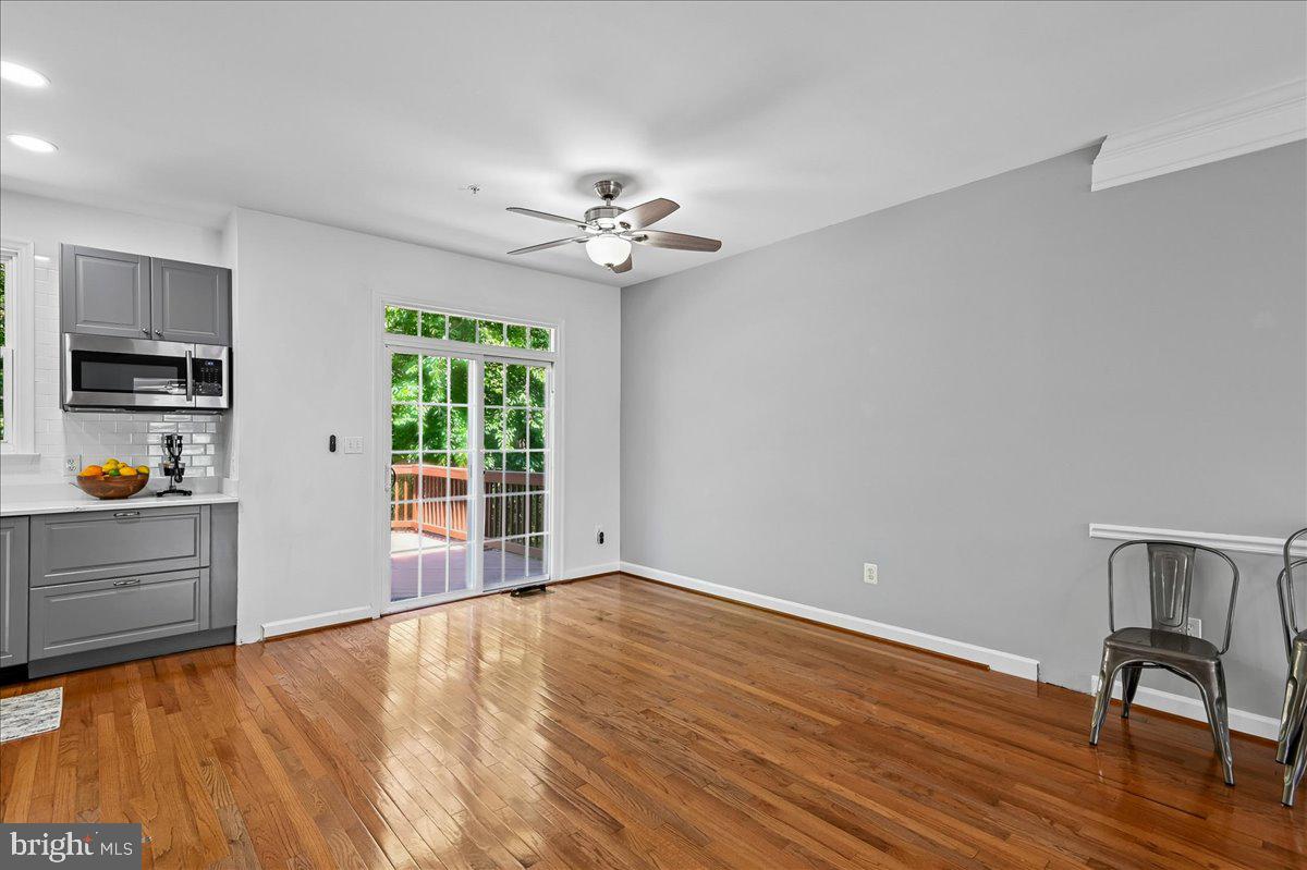 SOUTH RIVER COLONY - Residential