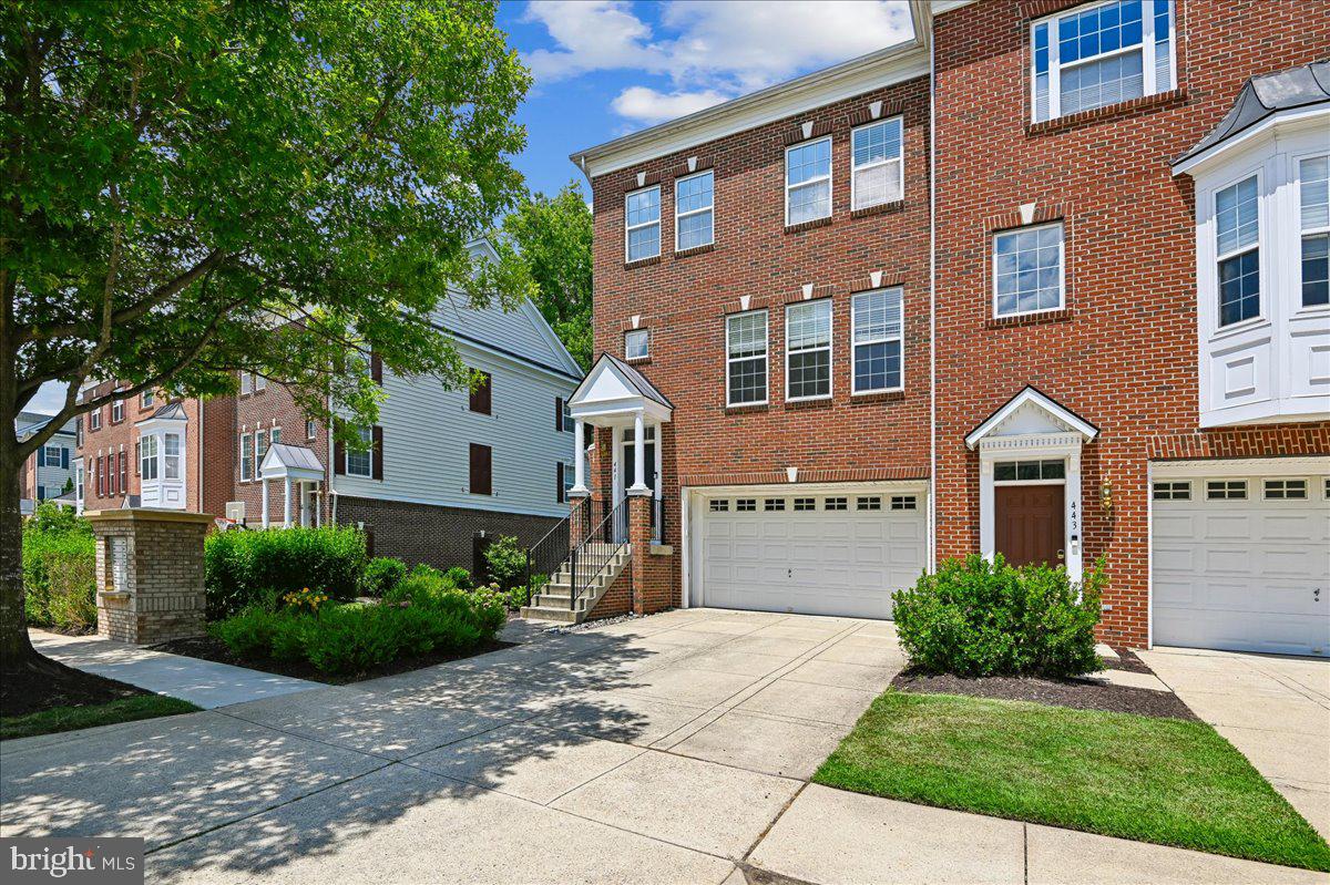 SOUTH RIVER COLONY - Residential