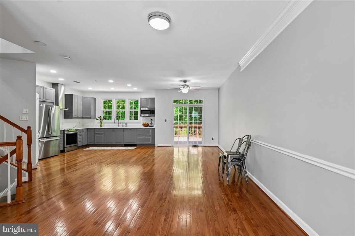 SOUTH RIVER COLONY - Residential