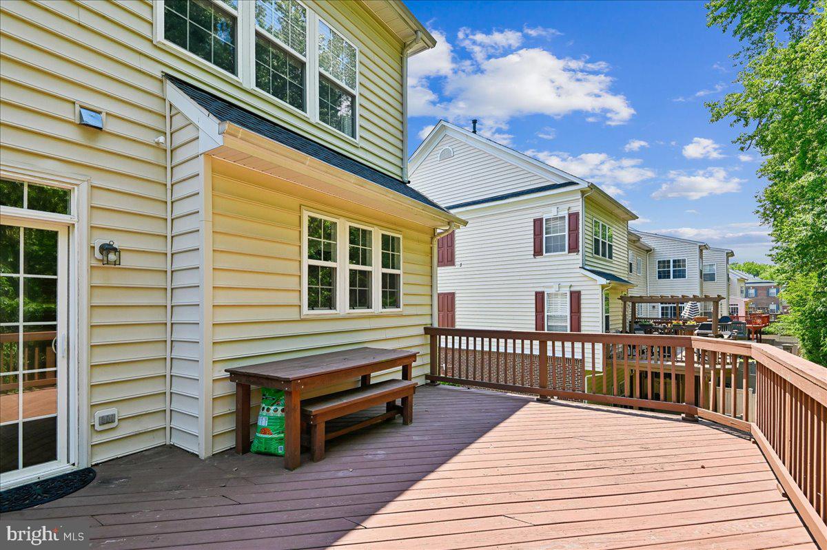 SOUTH RIVER COLONY - Residential