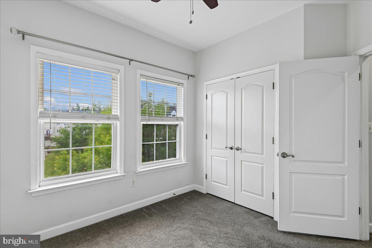 SOUTH RIVER COLONY - Residential