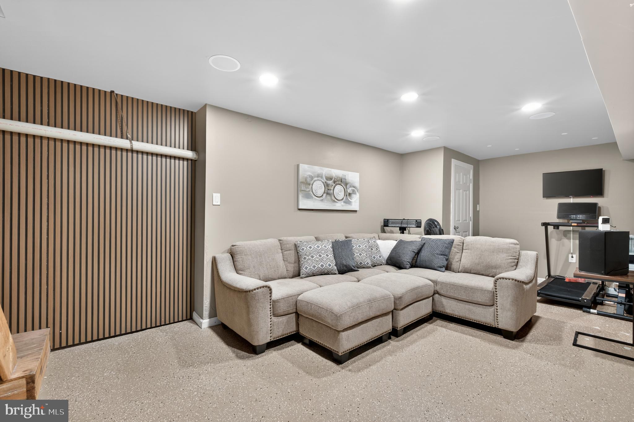 WINDING BROOKE EST - Residential