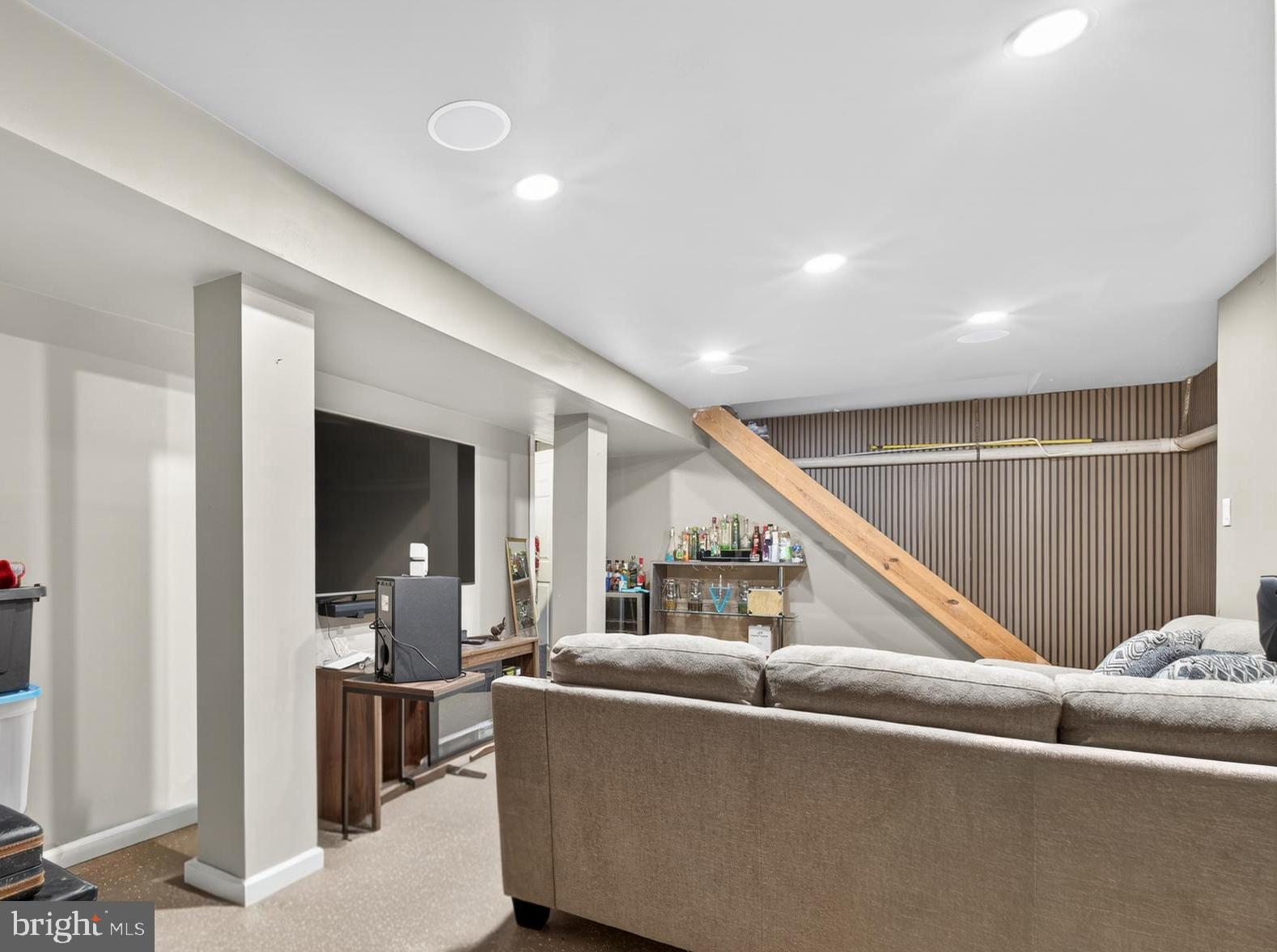 WINDING BROOKE EST - Residential