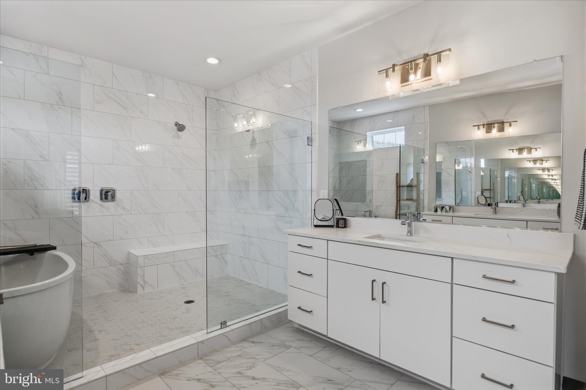 POTOMAC OVERLOOK AT NATIONAL HARBOR - Residential