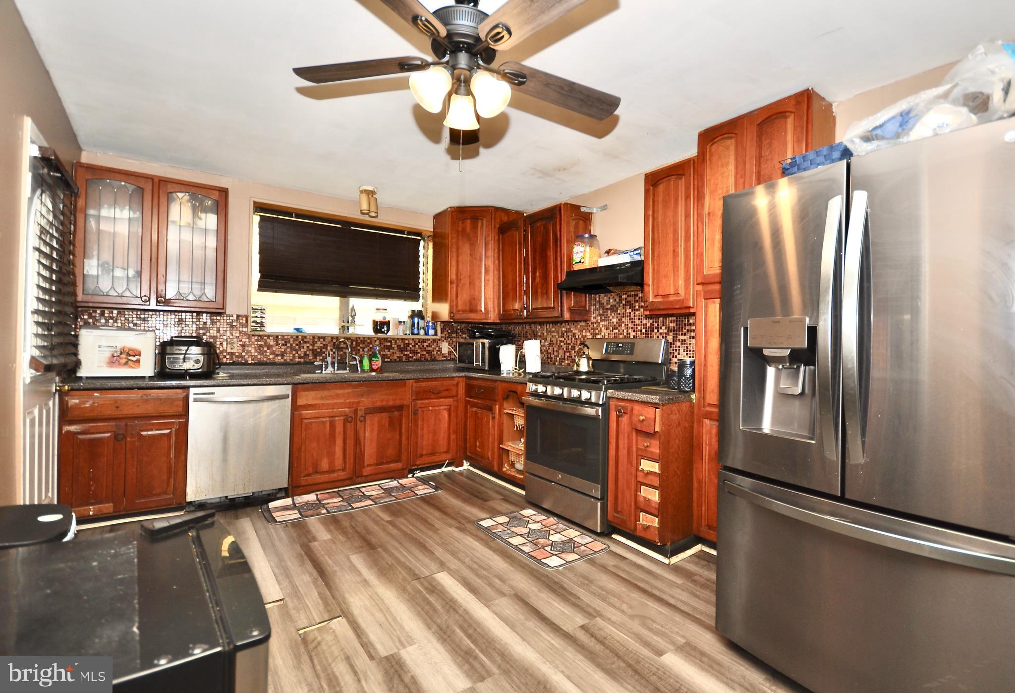 OXFORD CIRCLE - Residential