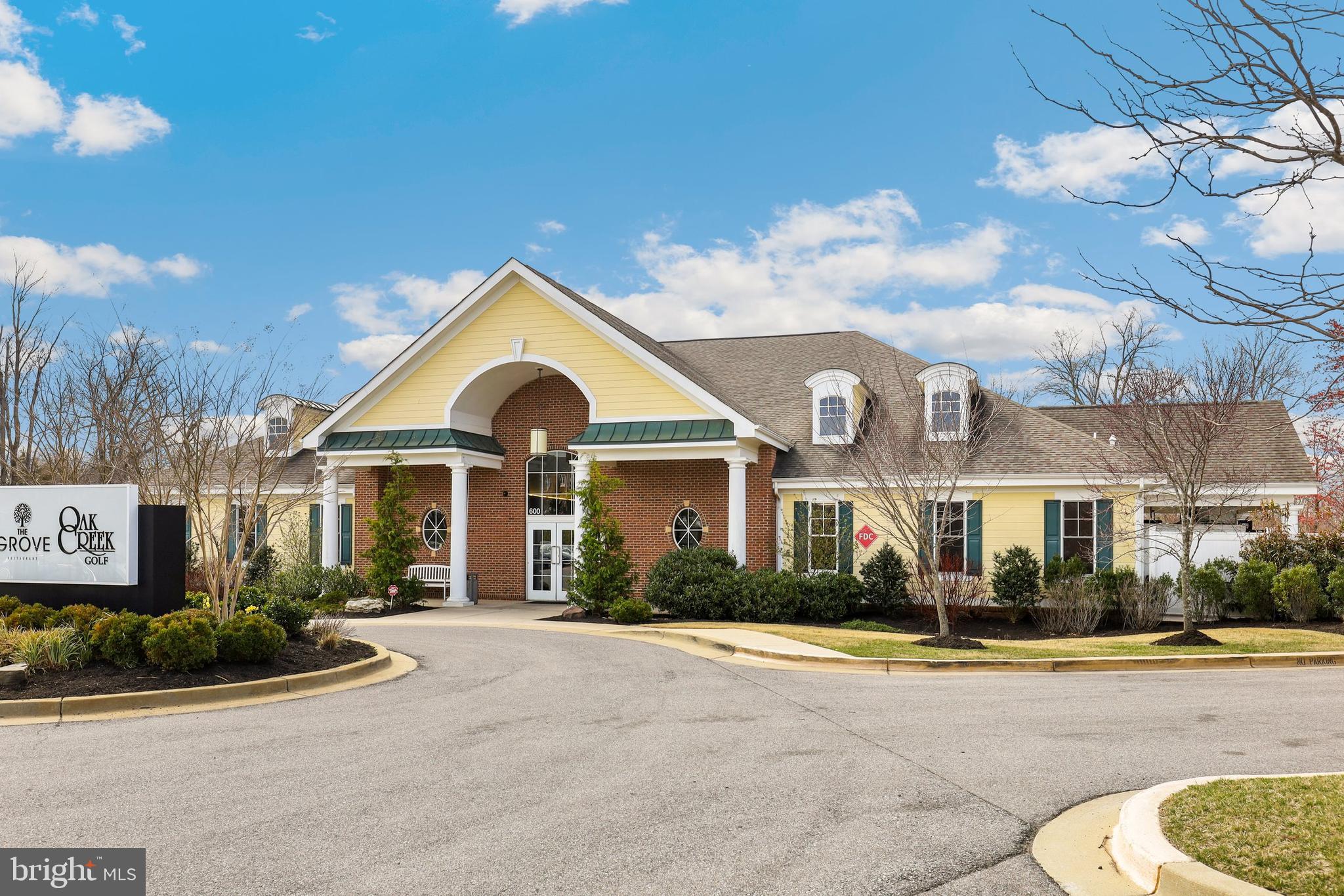 OAK CREEK CLUB - Residential