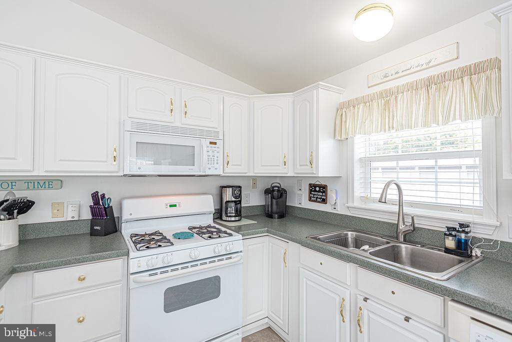 WHITE HORSE PARK PH 3 - Residential