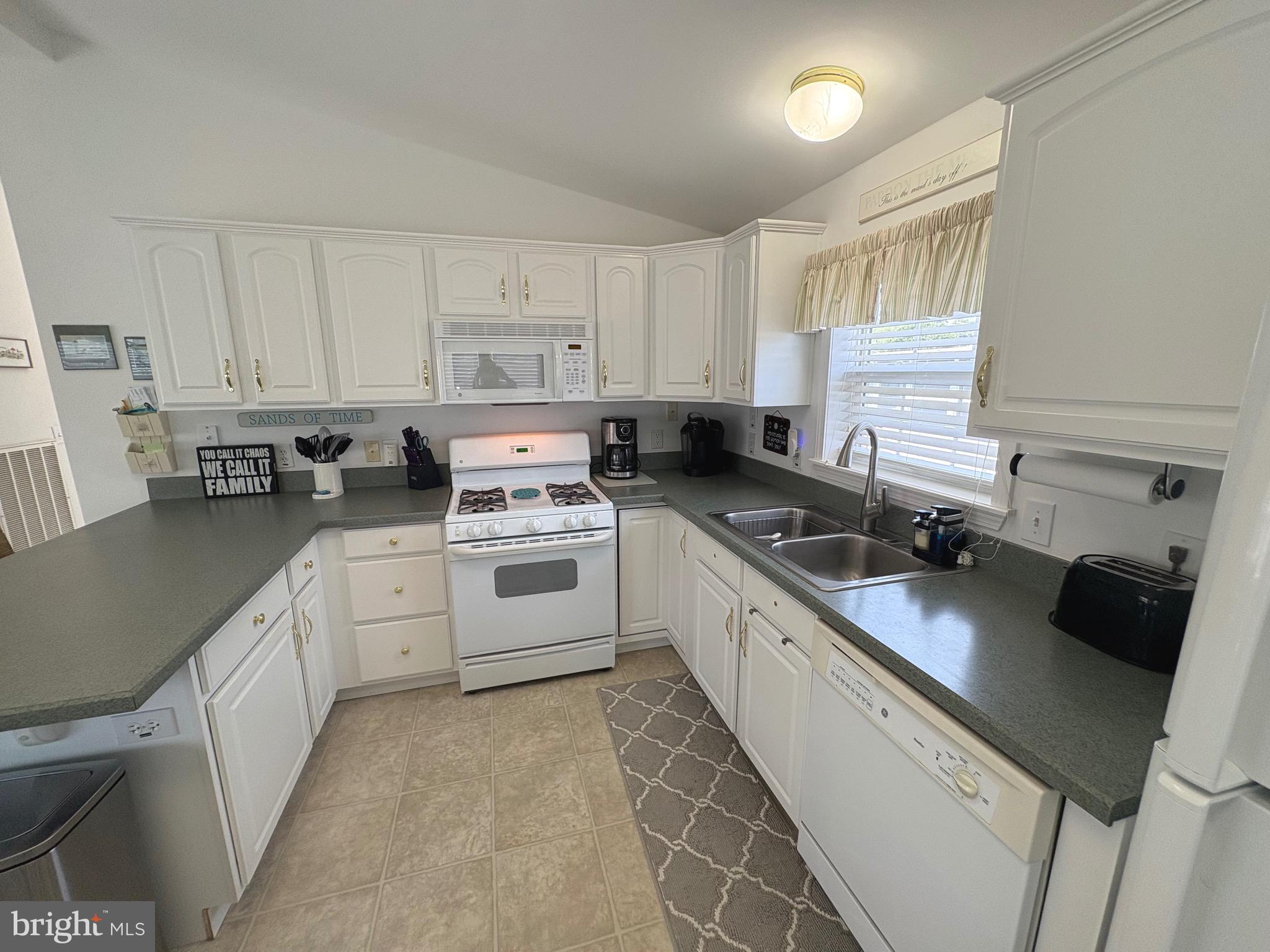 WHITE HORSE PARK PH 3 - Residential
