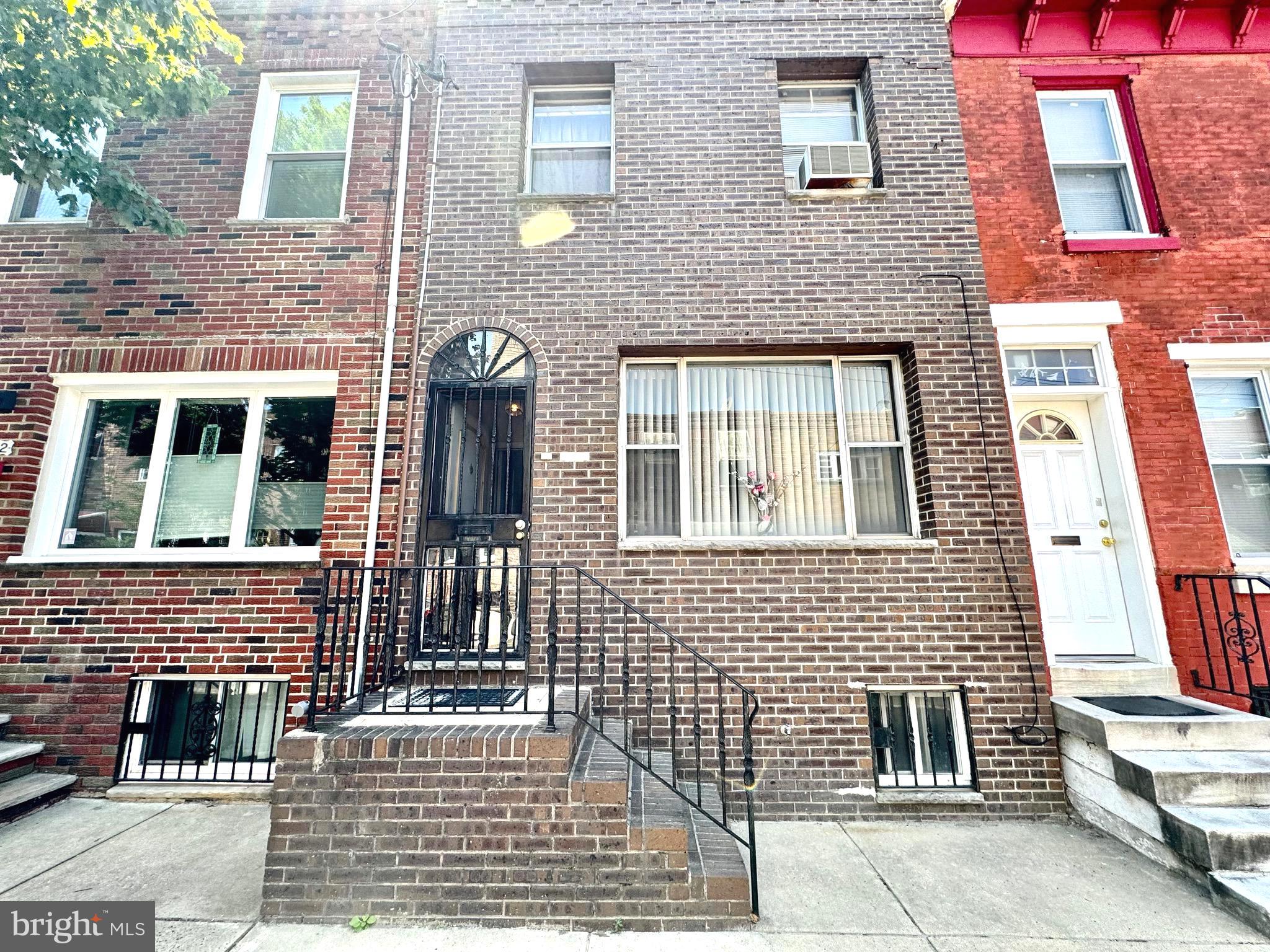 Welcome to this 3 bedroom/1.5 bath row house in the quiet neighborhood of Dickinson Narrows.
Walking into the front door , you will be welcomed with a spacious living area, dining room and kitchen in the back before exiting to the private cozy back yard. 
Basement is fully finished with ceramic tile and dry wall  around it, half bathroom at the front and utility room in the back of the basement.
Second floor has 3 nice sized bedrooms and 1 full bathroom. The roof was recently replaced  in 2024. 
Seller offers 1 year home warranty (through a third party company) with the sale of this house.
Book your showing appointment today!!