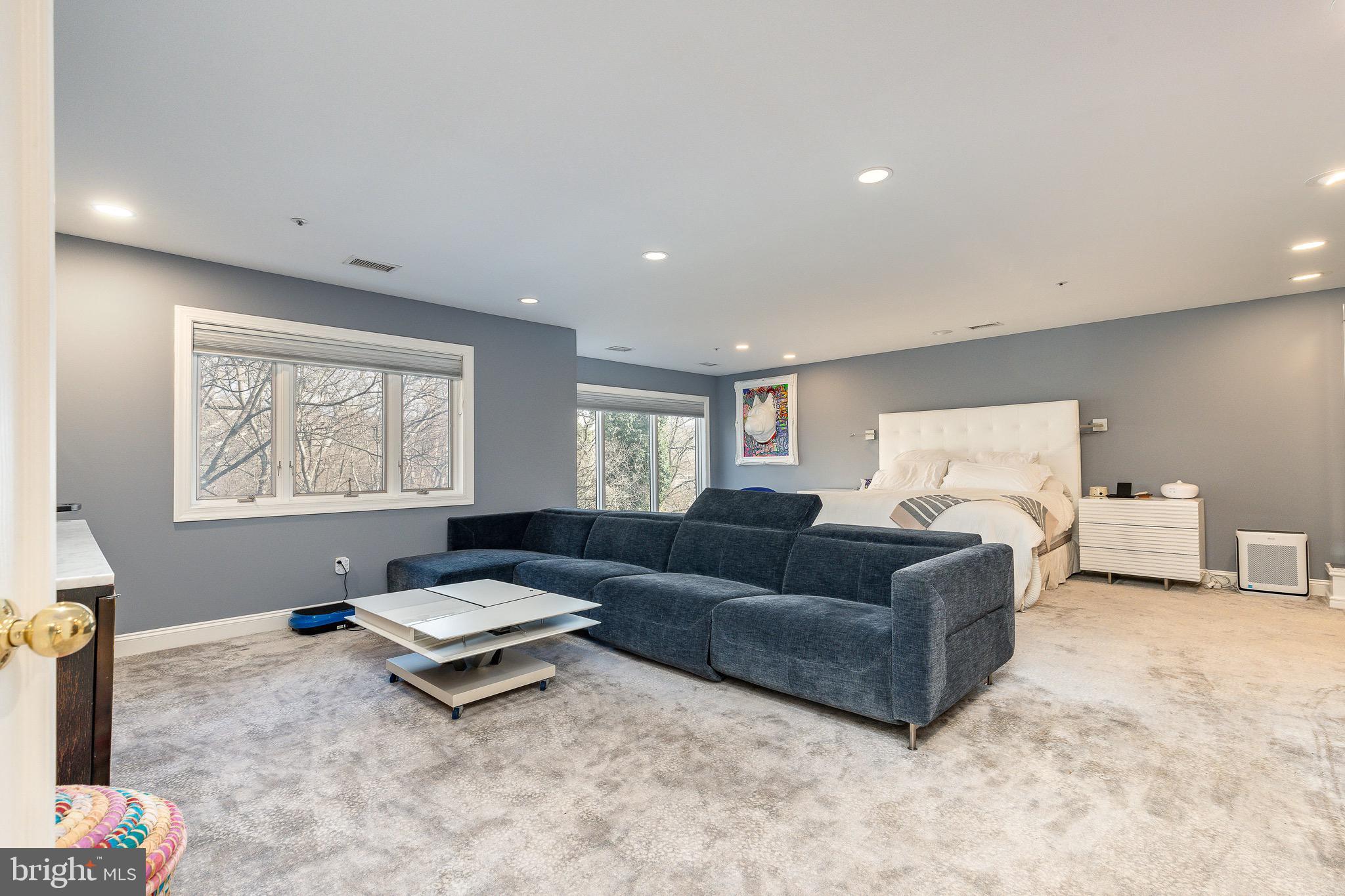 THE ENCLAVE - Residential