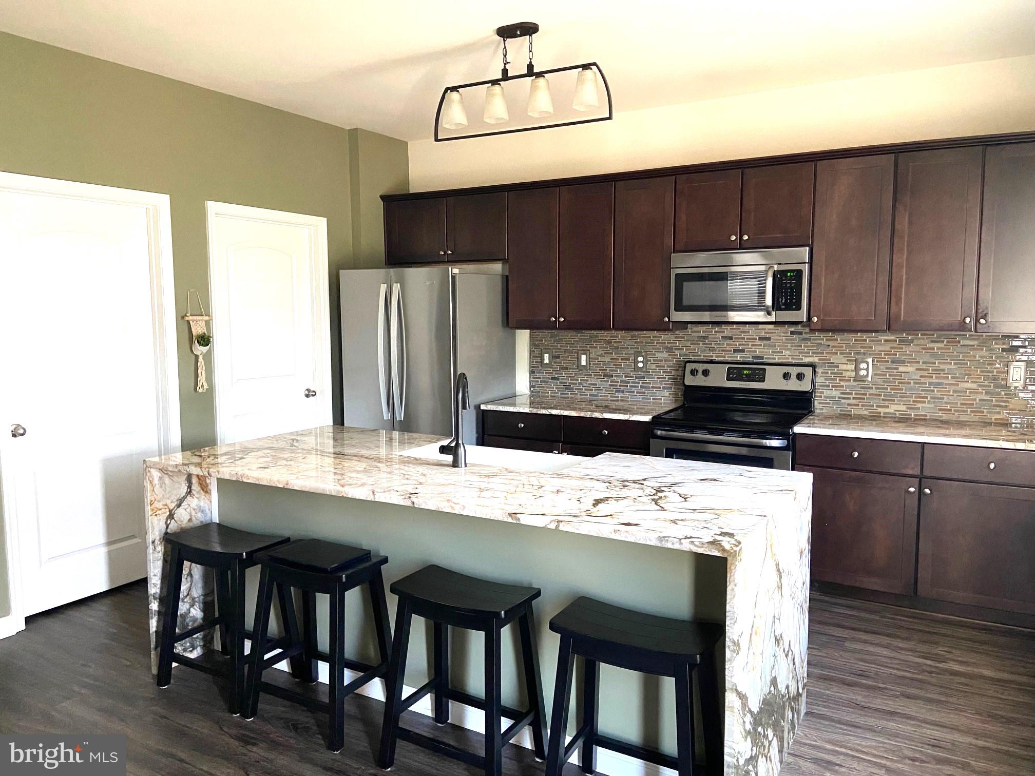 ORANGE ESTATES - Residential