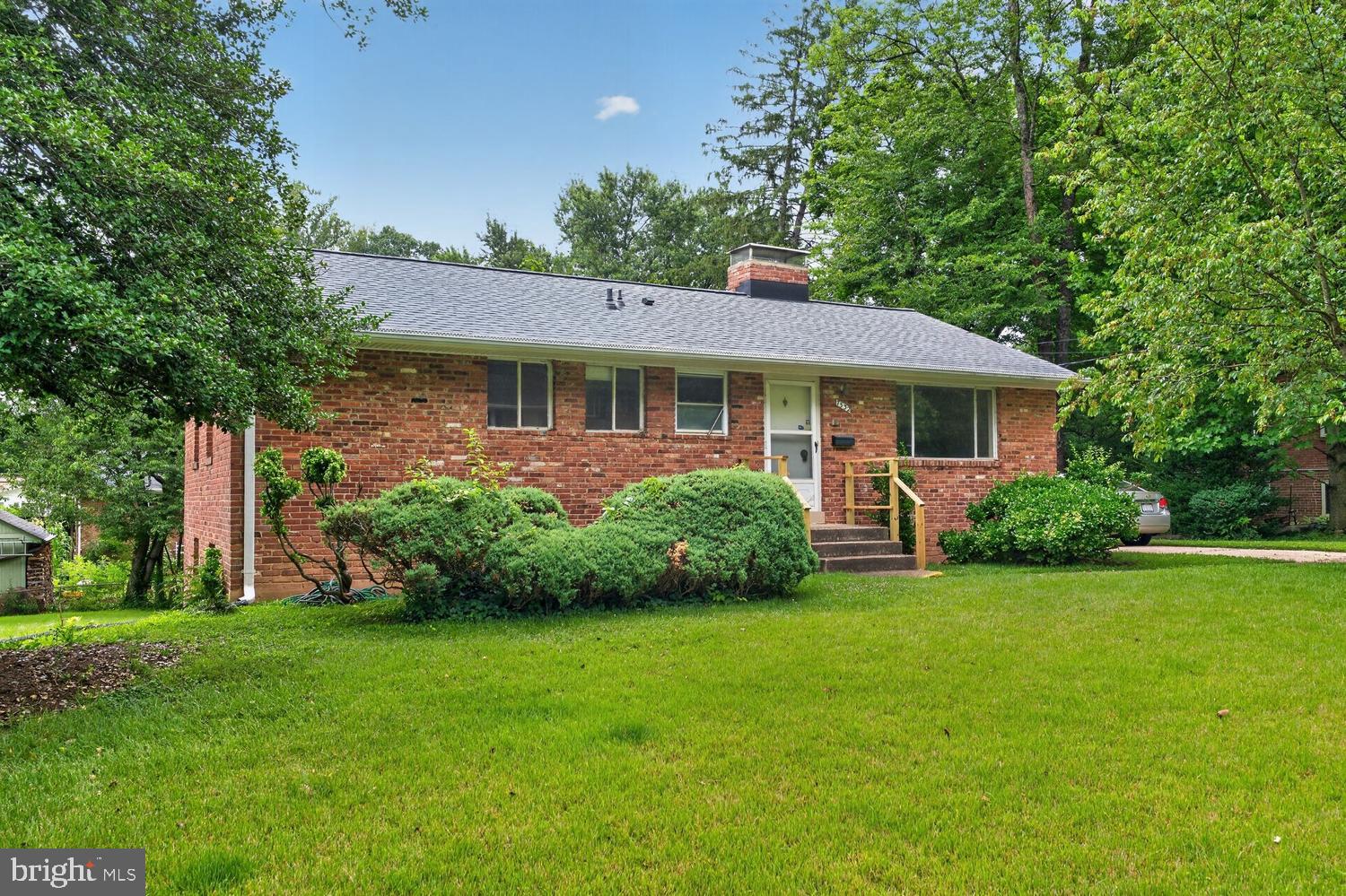 NORTH SPRINGFIELD - Residential
