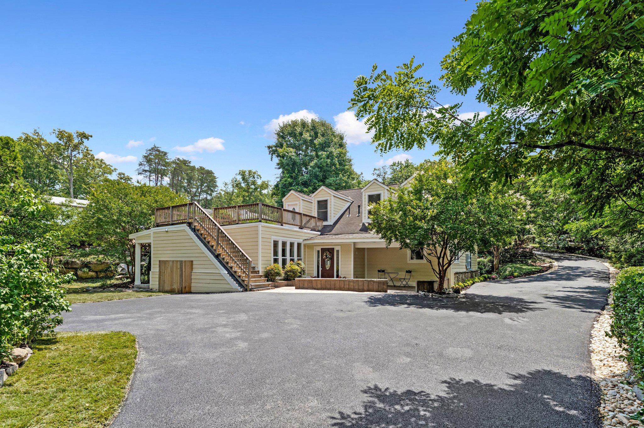 GUNSTON HEIGHTS - Residential