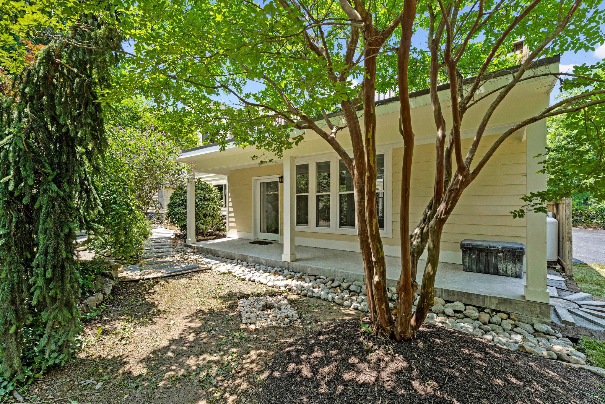 GUNSTON HEIGHTS - Residential
